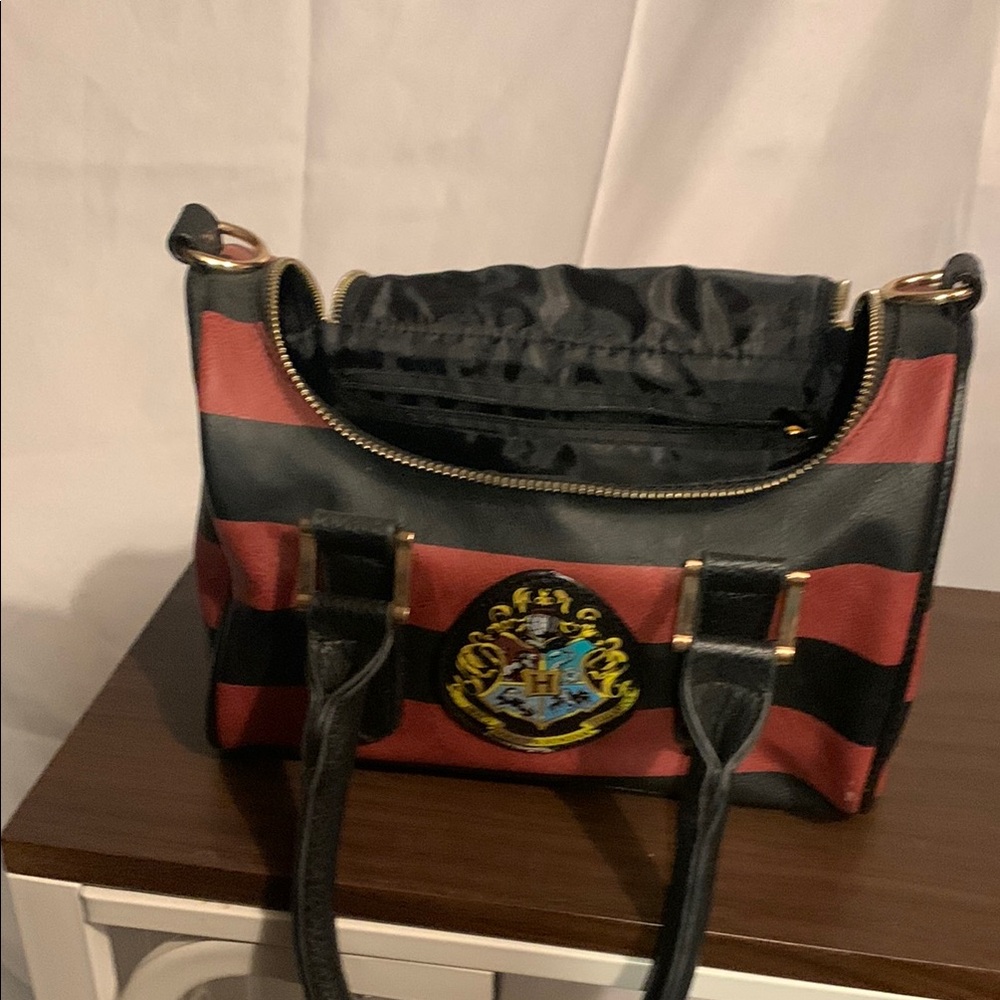 Warner Bros. Harry Potter Hogwarts Striped Mini Bag in Red and Black - Picture 4 of 13